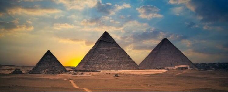 这里不仅有金字塔和狮身人面像，这里还有千年文化底蕴，这里是埃及