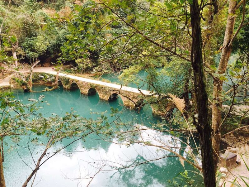 <贵州黄果树大瀑布-西江千户苗寨-小七孔风景区5天4晚跟团游>
