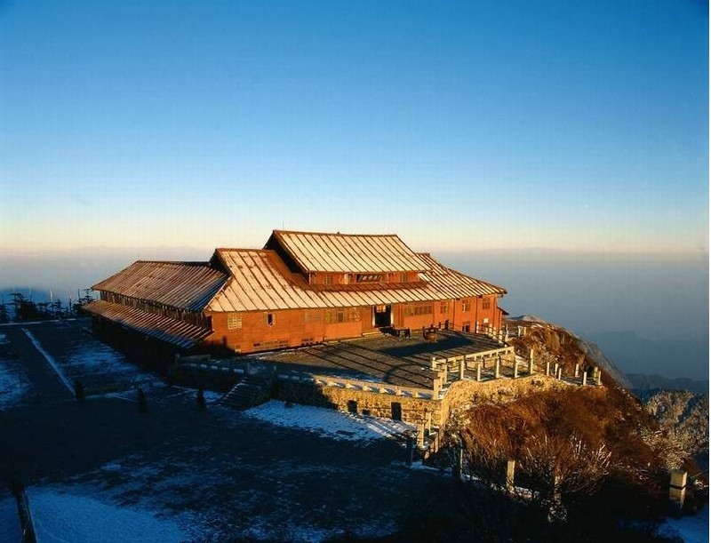 <济南市-青岛市-烟台市-蓬莱市-曲阜市-泰安市-威海市双飞7天6晚跟团游早去晚回>