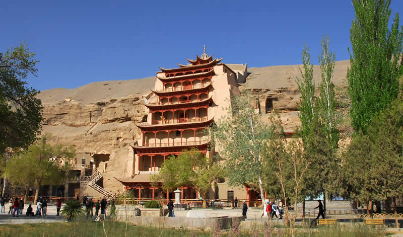 <兰州市-嘉峪关市-张掖市-敦煌市-德令哈市双飞8天7晚跟团游>