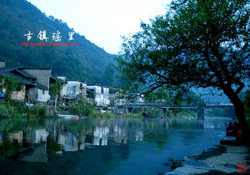 春节聚美江西:婺源篁岭+景德镇瑶里古镇+庐山+三叠泉高动4日跟团游